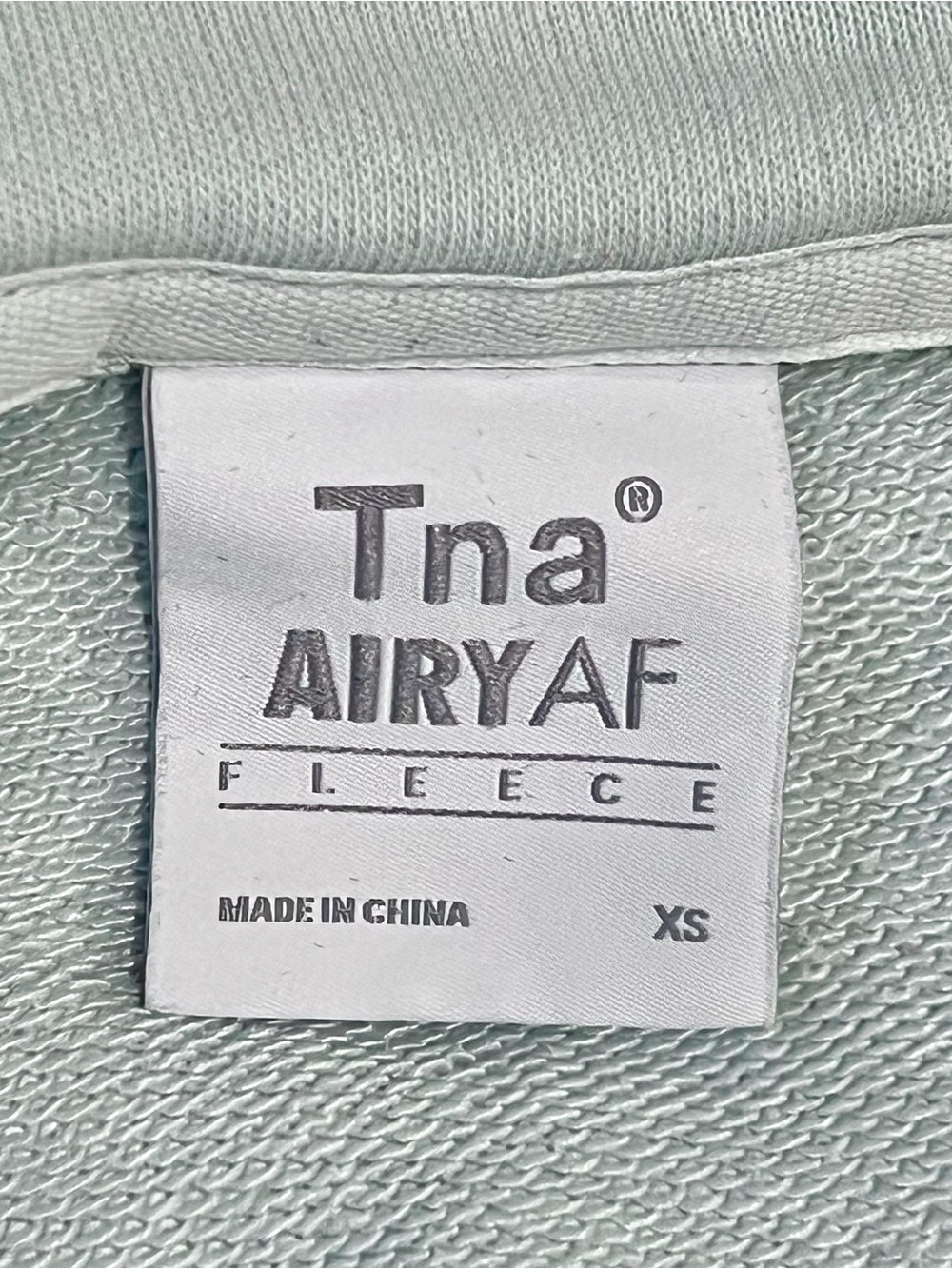 Aritzia Tna Airy Fleece Boyfriend 1/4 Zip Cropped Sweatshirt Ice Grey Blue - Picture 5 of 6